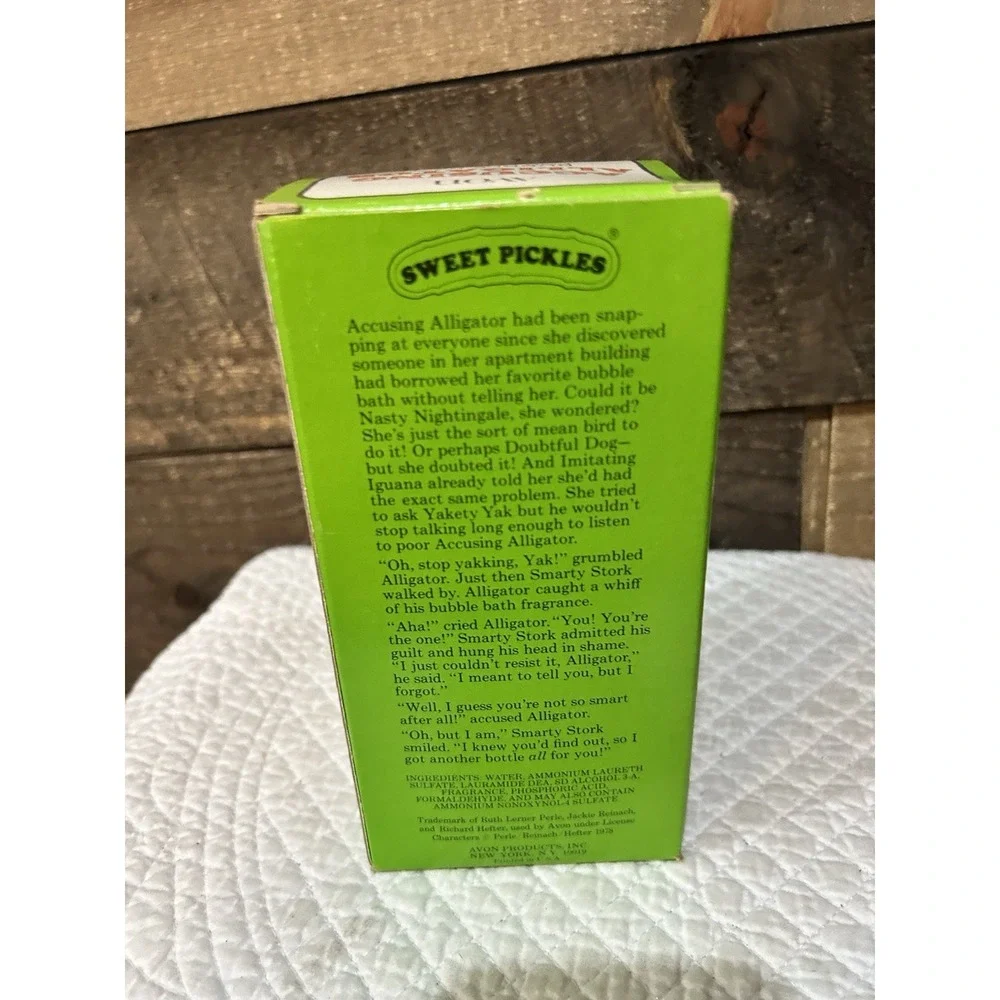 Vintage Avon Accusing Alligator Bubble Bath NOS Full‎